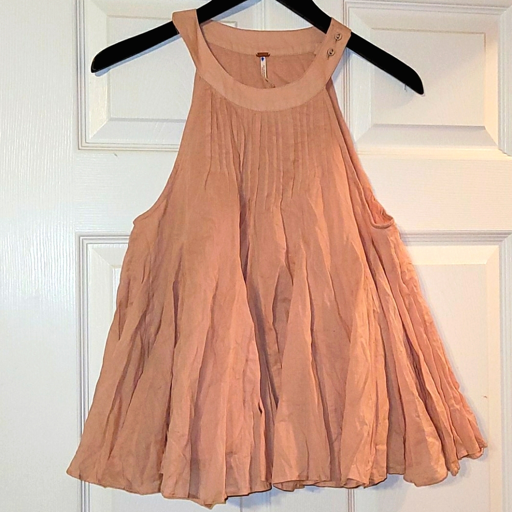 Free People Peach Flowy Tank!